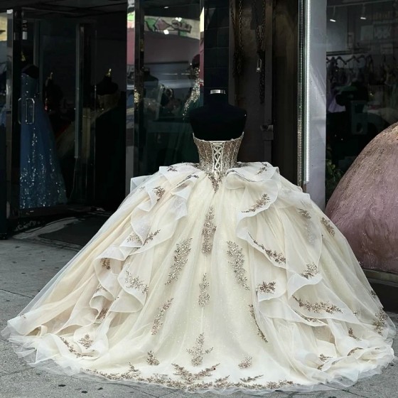 2024 Champagne Quinceanera Dresses Formal Luxury Party Beading Lace Appliques Sweet 15 Dress Prom Graduation Ball Gowns