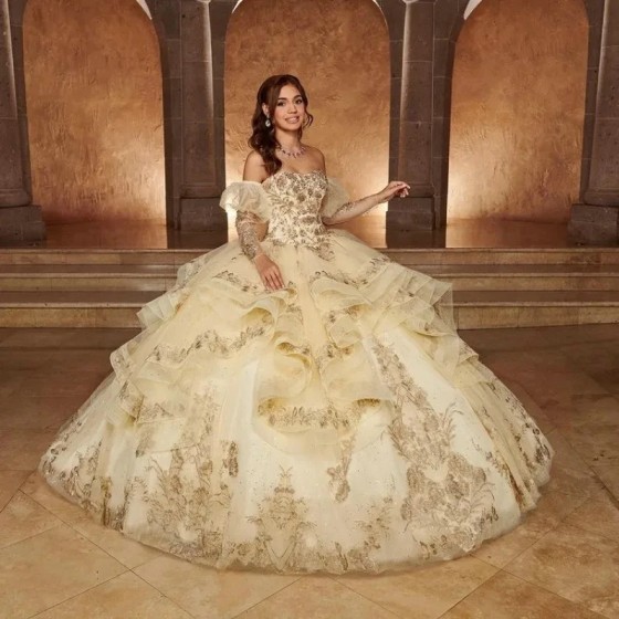 2024 Champagne Quinceanera Dresses Off Shoulder Ball Gown Applique Lace Beads Tull Birthday Party Dress Vestidos De 15