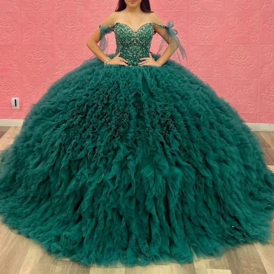 2024 Green Quinceanera Dresses Beading Crystal Tiered Tull Elegent Ball Gown Off The Shoulder Sweet Princess Vestidos De 15 Girl