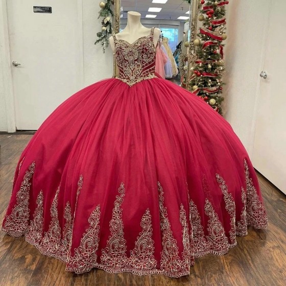 Off The Shoulder Red Quinceanera Dresses Ball Gown Princess Dress Appliques Lace Beaded vestidos de 15 Birthday Party Ball Gown