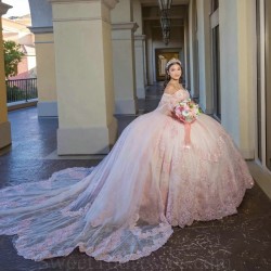 2024 Pink Princess Ball Gown Quinceanera Dresses Appliques Lace With Cape Sweetheart Sequined Vestidos De 15 Anos