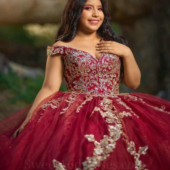 2024 Red Quinceanera Dresses Off the Shoulder Applique Lace Beads Tull Vestido Deputante 15 Anos Sweetheart Girls Party Gowns