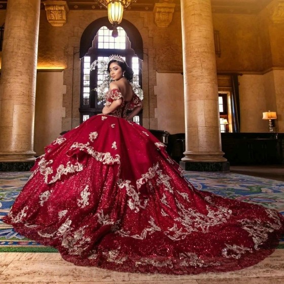 Beaded Red Lace AppliquesTulle Cape15 Dress Quinceanera Dresses 2024 Off the Shoulder Ball Gown Princess Formal Occasion