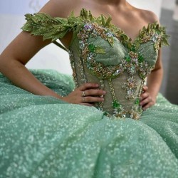 Beads Sage Green Quinceanera Dresses Ball Gown Birthday Party Dress Applique Lace Graduation Gown Sweetheart de 15 anos