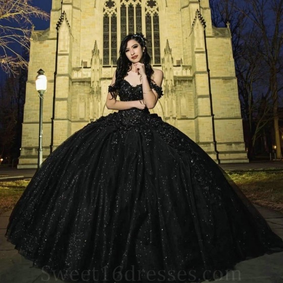 Luxury Black Quinceanera Dress 2024 Ball Gown Princess Chapel Train Applique Lace Ruffle Sweet 15 16 Birthday Party Gown