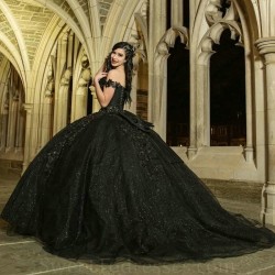 Luxury Black Quinceanera Dress 2024 Ball Gown Princess Chapel Train Applique Lace Ruffle Sweet 15 16 Birthday Party Gown