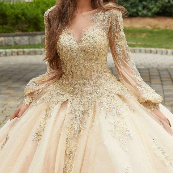 Luxury Champagne Quinceanera Dresses Ball Gown Appliques Lace Beads Tull Long Sleeve Sweet 16 Dress