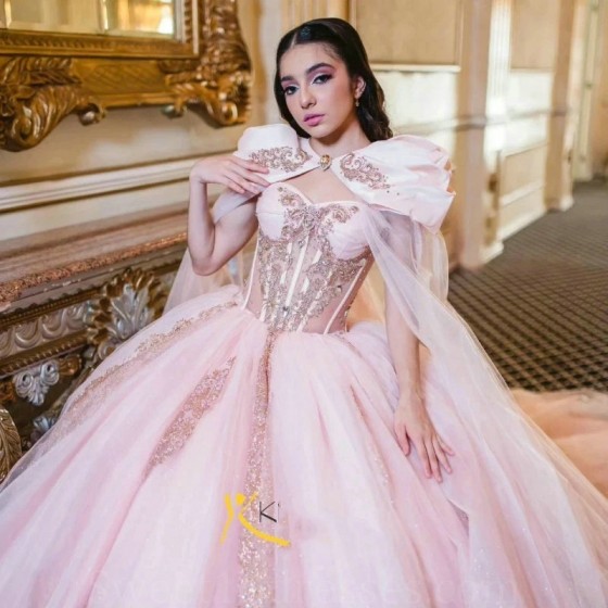 Off Shoulder Pink Quinceanera Dresses Ball Gown Applique Lace Beads With Cape Puffy Sweet 16 Dress Celebrity Party Gowns