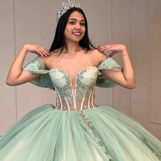 Off Shoulder Sage Green Quinceanera Dresses Ball Gown Applique Lace Beads Puffy Sweet 16 Dress Celebrity Party Gowns