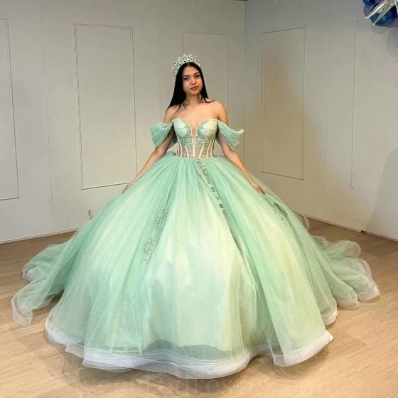 Off Shoulder Sage Green Quinceanera Dresses Ball Gown Applique Lace Beads Puffy Sweet 16 Dress Celebrity Party Gowns