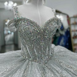 Off Shoulder Silvery Quinceanera Dresses Ball Gown Classic Applique Lace Beads Crystal Tull Sweet 16 Dress Vestidos De 15