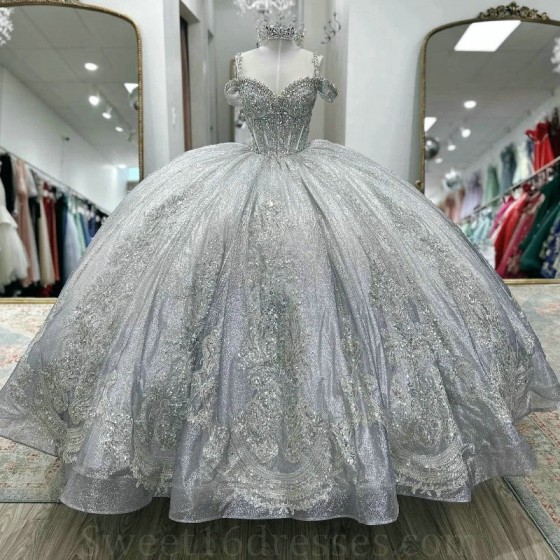 Off Shoulder Silvery Quinceanera Dresses Ball Gown Classic Applique Lace Beads Crystal Tull Sweet 16 Dress Vestidos De 15