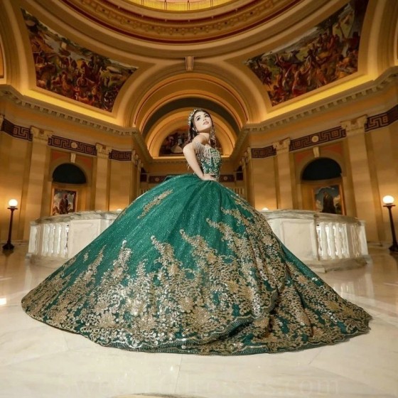 Off The Shoulder Emerald Green Quinceanera Dress Crystal Ball Gown Gold Appliques Lace Corset Sweet 15 Vestidos De Quinceanera