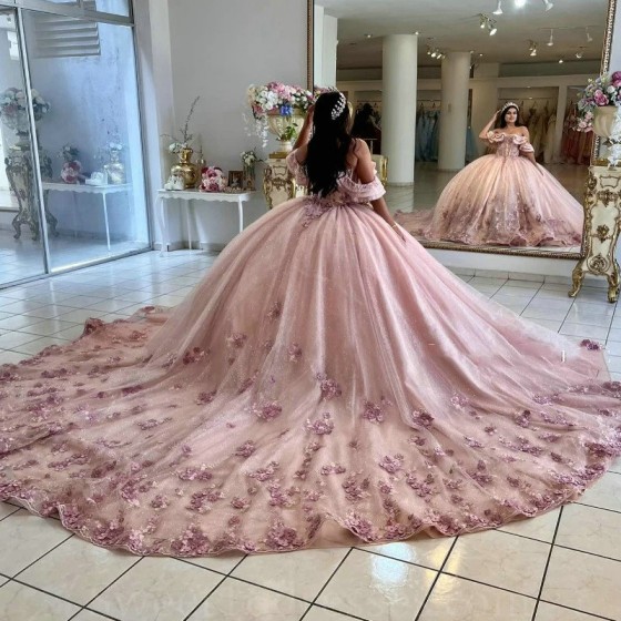 Off The Shoulder Pink Ball Gown Quinceanera Dresses Sweet 16 Princess Applique Lace Beads Tull Corset vestidos de 15anos