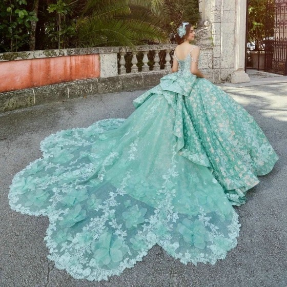 Spaghetti Strap Ball Gown Light Green Quinceanera Dresses Vestidos De 15 Anos Applique Lace Glitter Skirt Princess Party Gowns