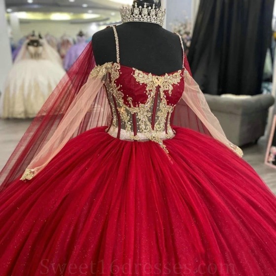 Sparkly Red Quinceanera Dresses Halter Beads Gold Appliques Lace With Cape Princess Sweet 16 Party Gown vestidos para xv anos