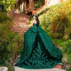 Sweetheart Emerald Green Quinceanera Dresses For Sweet 15 Year Sexy Off the Shoulder Puffy Ball Gown Lace Beads Princess