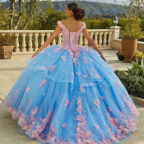 V-Neck Ball Gown Sky Blue Quinceanera Dresses Beaded Celebrity Party Gowns Applique Flower Graduation Vestido De 15 Anos Robe De