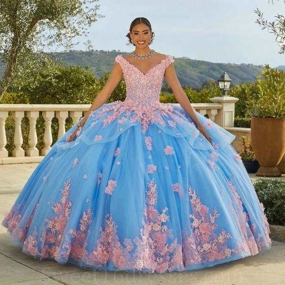 V-Neck Ball Gown Sky Blue Quinceanera Dresses Beaded Celebrity Party Gowns Applique Flower Graduation Vestido De 15 Anos Robe De